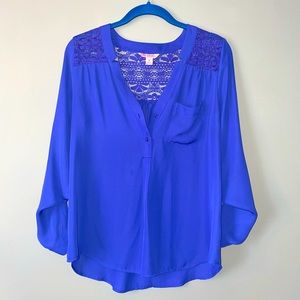 3/$27 Candies Blue V Neck Blouse Size M